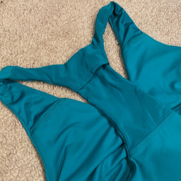 Fabletics tank top - Picture 4 of 4